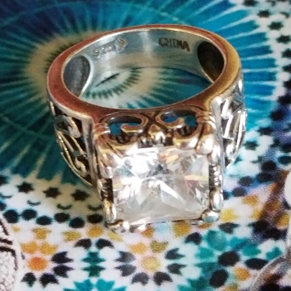 Silpada Sterling Silver & Zirconia Uptown Ring - Picture 10 of 15